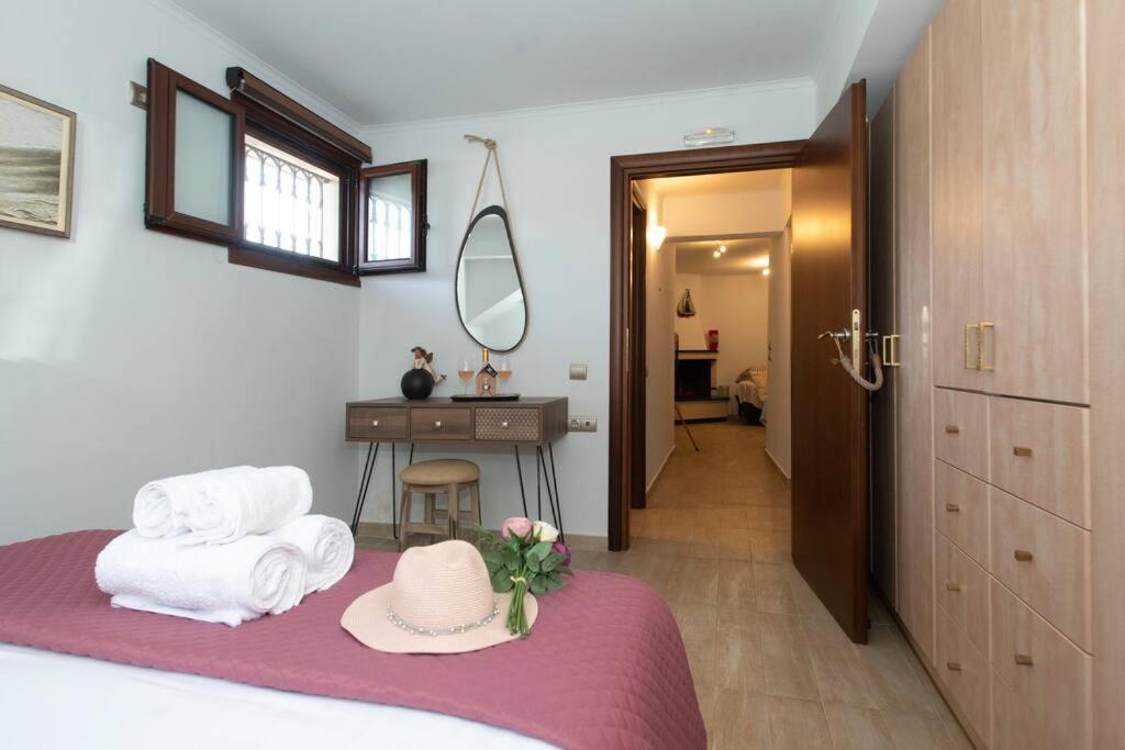 Coast Horizon Apartment Romanos  Exterior photo