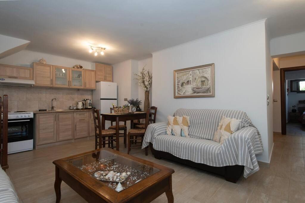 Coast Horizon Apartment Romanos  Exterior photo